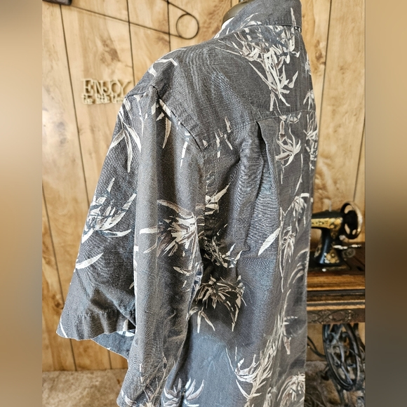 Columbia Short Sleeve Button Up Shirt - Picture 10 of 15